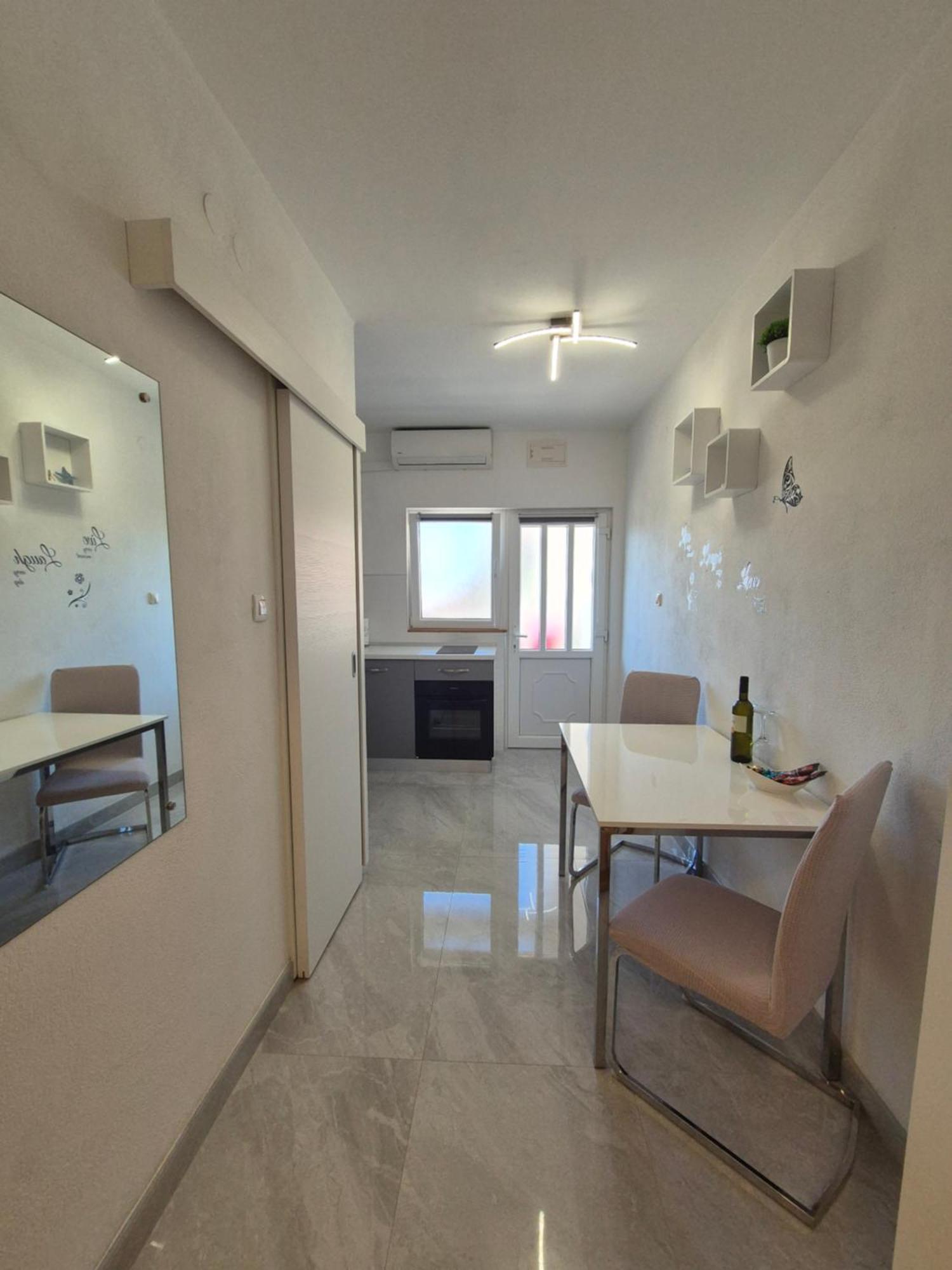 Apartment Karla Komiža Eksteriør billede